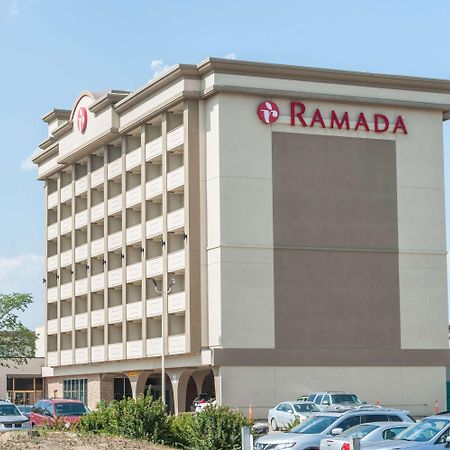 Hotel Ramada By Wyndham Edmonton South Extérieur photo