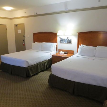 Hotel Ramada By Wyndham Edmonton South Chambre photo