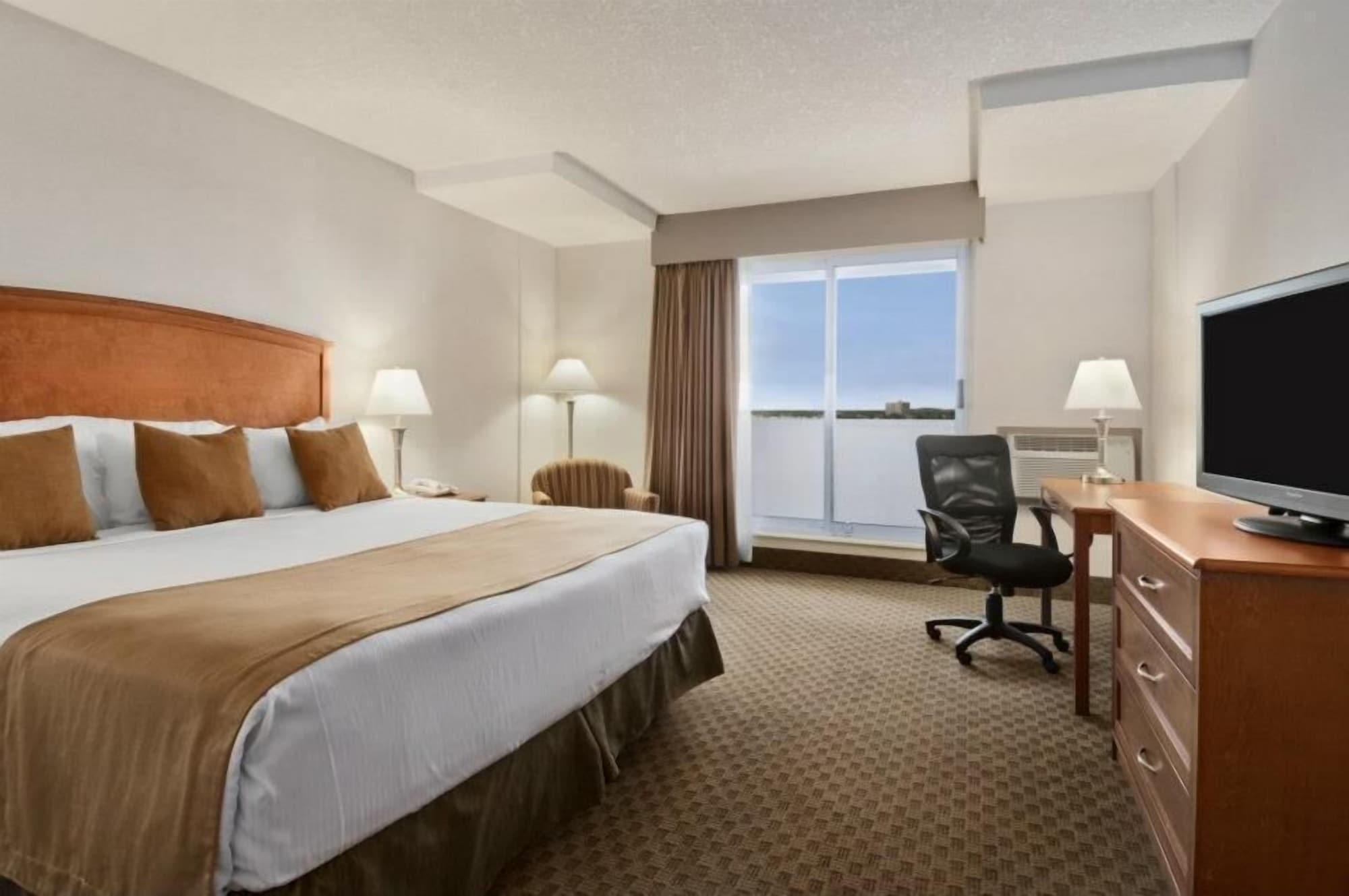 Hotel Ramada By Wyndham Edmonton South Extérieur photo