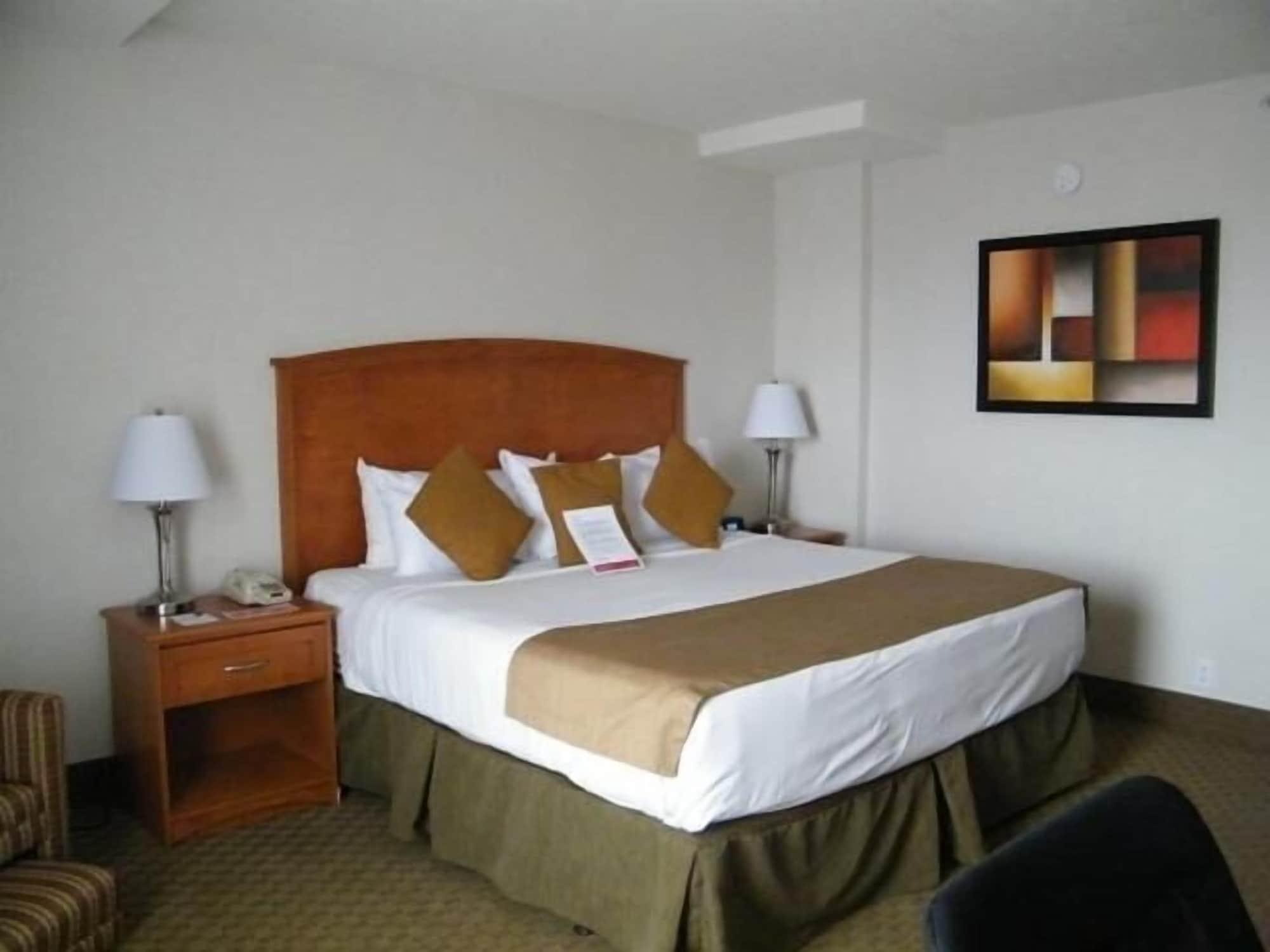 Hotel Ramada By Wyndham Edmonton South Extérieur photo