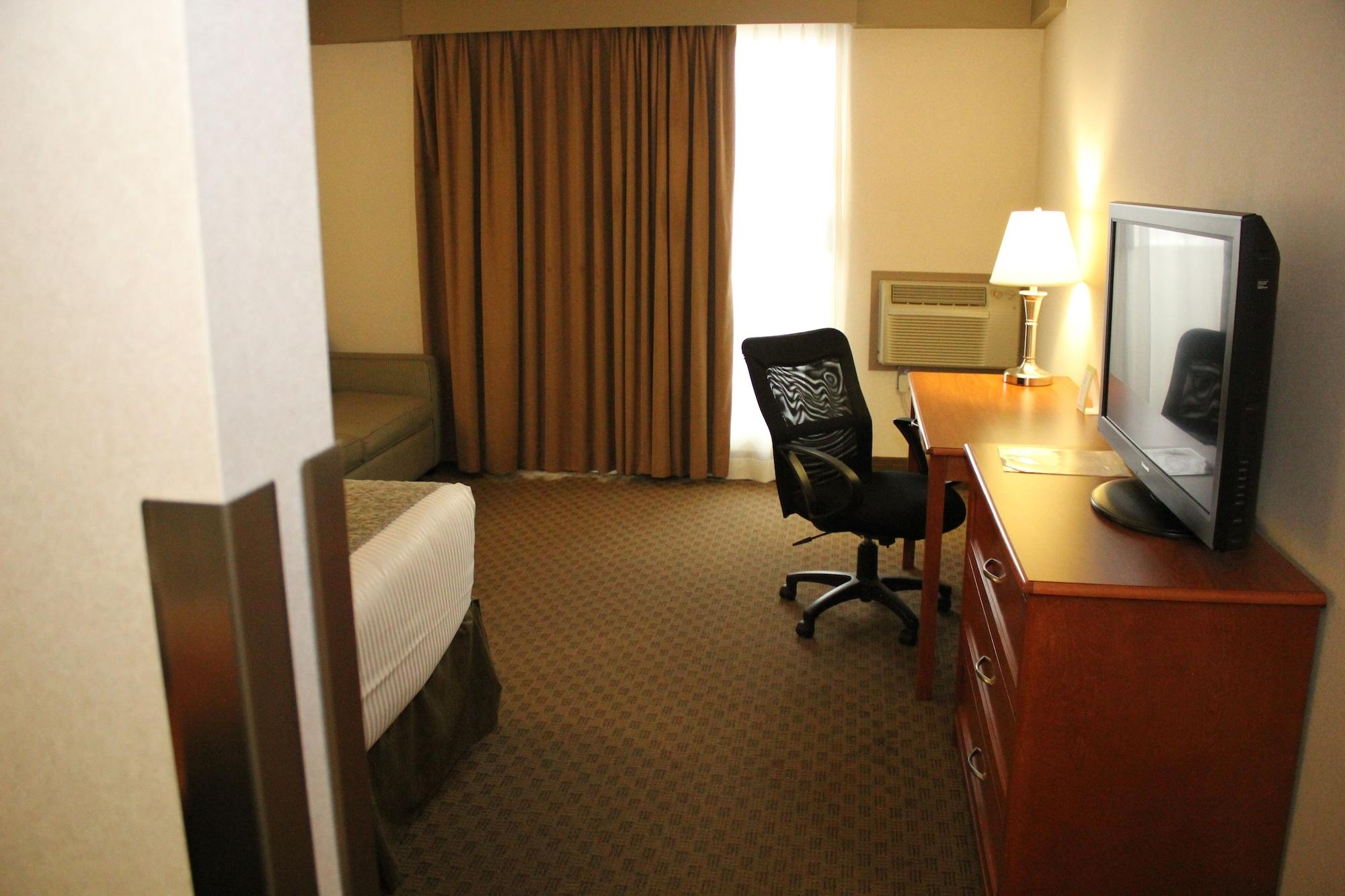 Hotel Ramada By Wyndham Edmonton South Extérieur photo