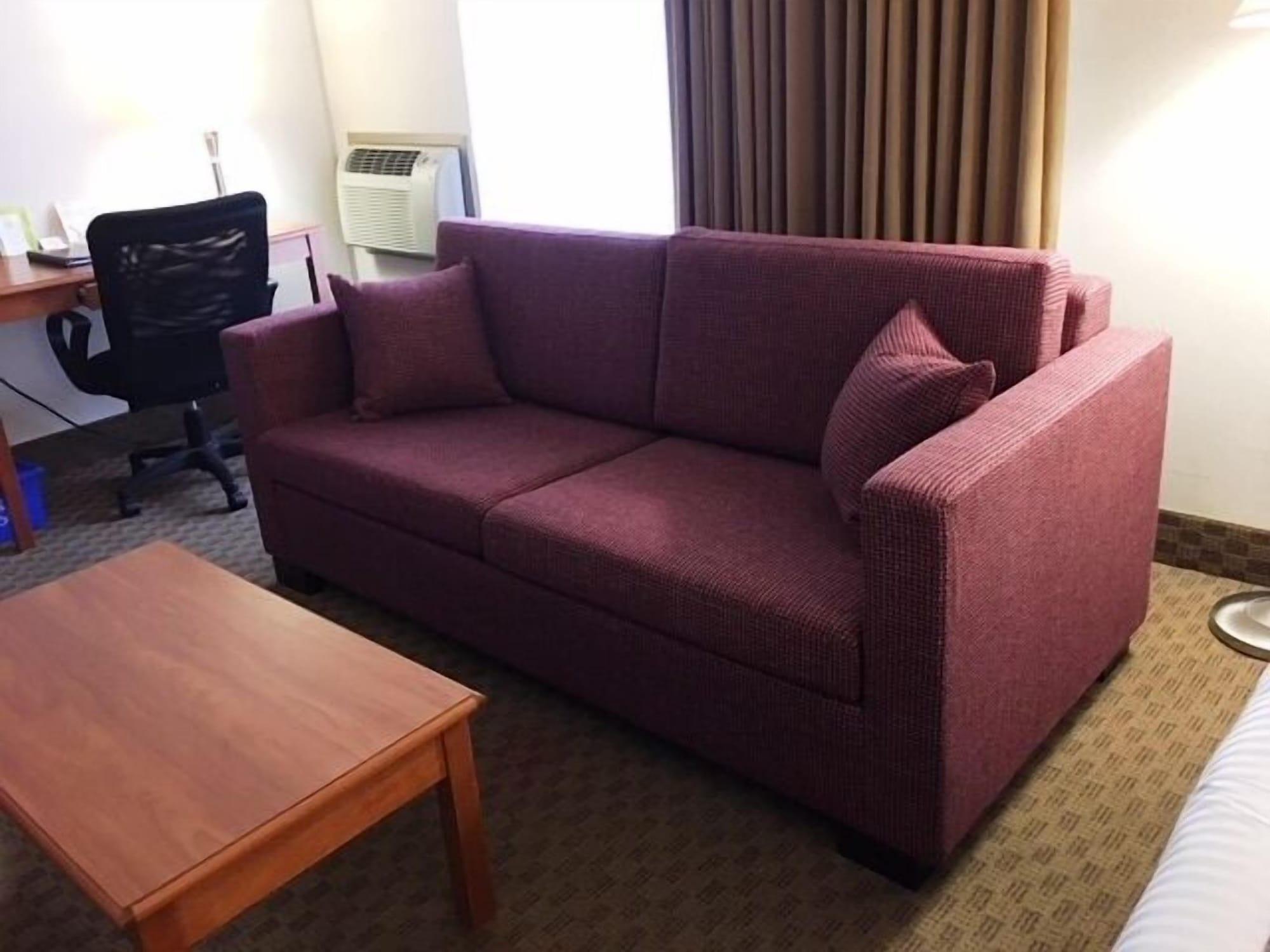 Hotel Ramada By Wyndham Edmonton South Extérieur photo