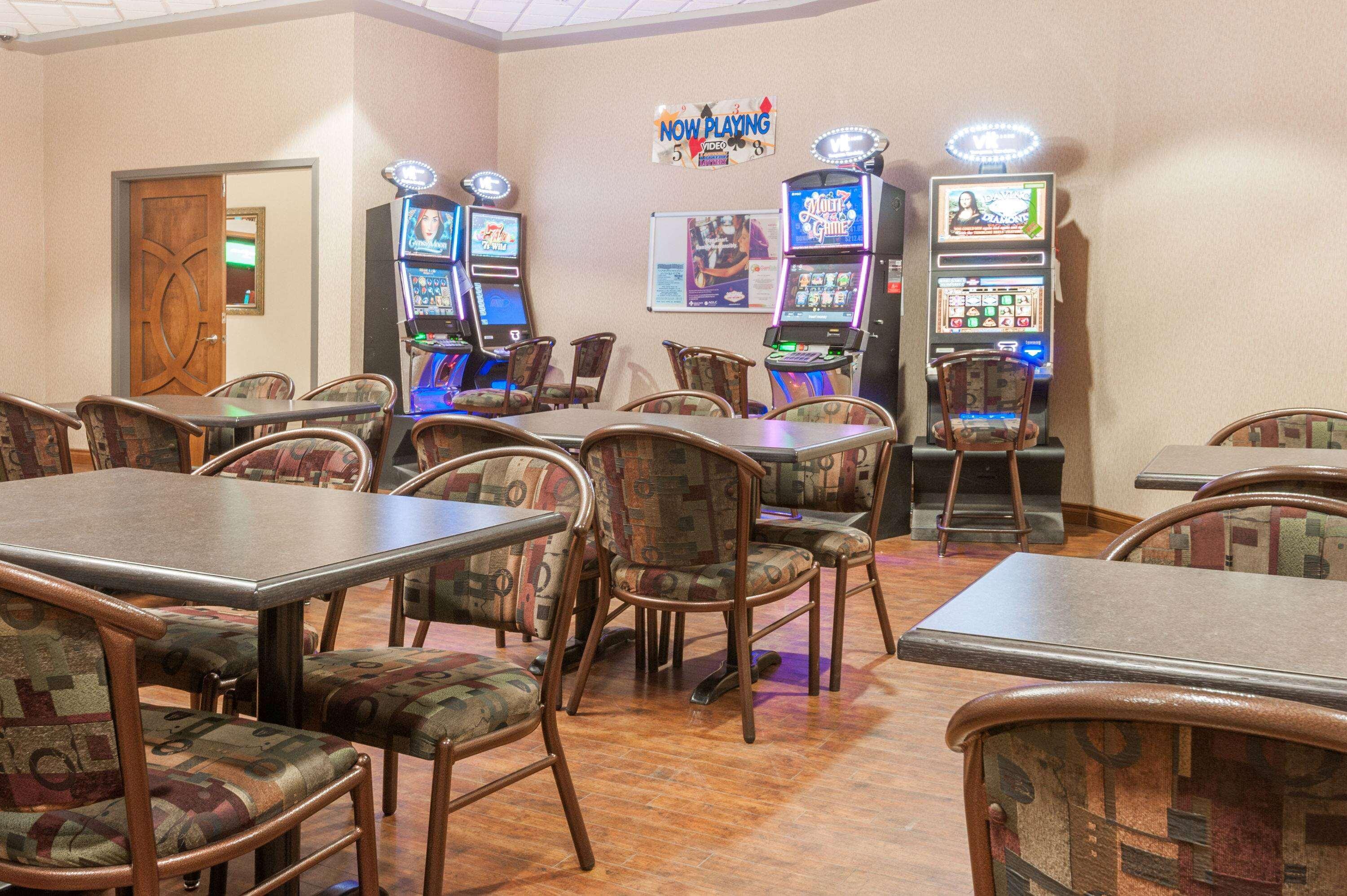 Hotel Ramada By Wyndham Edmonton South Extérieur photo