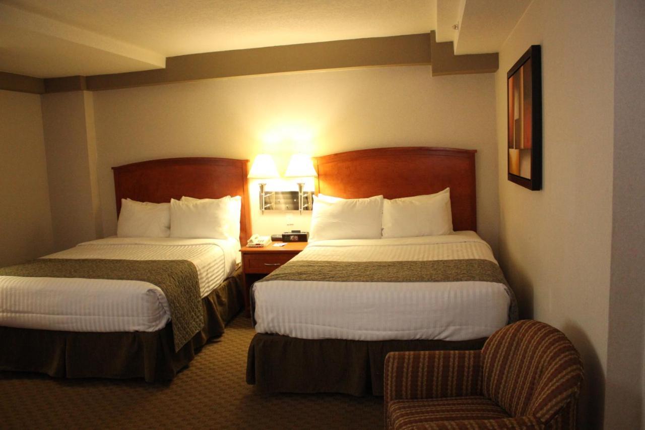 Hotel Ramada By Wyndham Edmonton South Extérieur photo